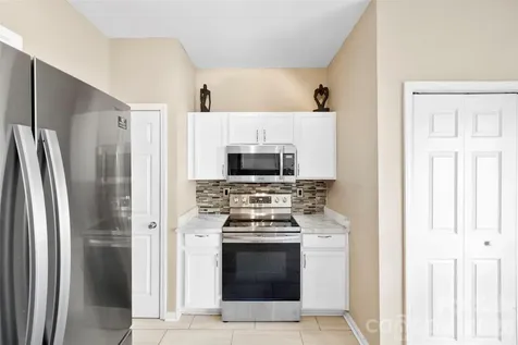624 Cliffs Inn Circle Charlotte NC 28214