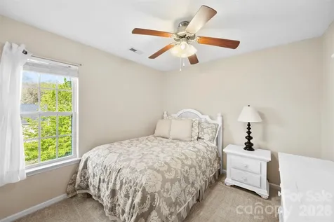 624 Cliffs Inn Circle Charlotte NC 28214