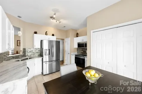 624 Cliffs Inn Circle Charlotte NC 28214