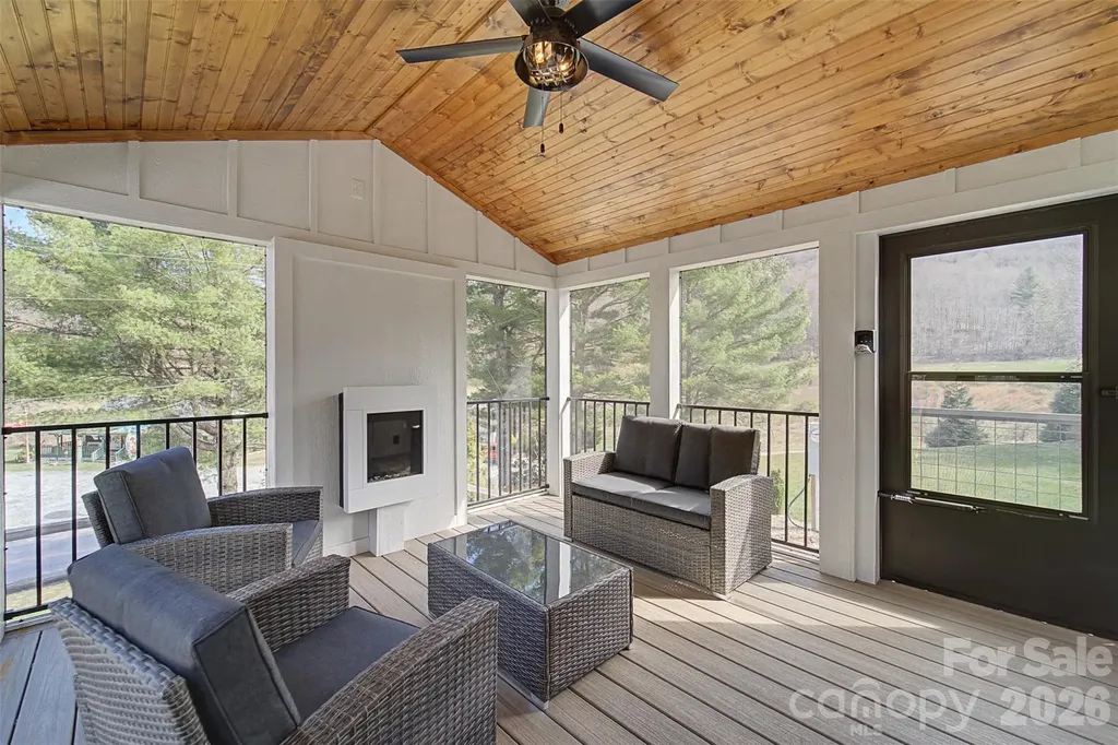 122 Mountain Breeze Ridge Scaly Mountain NC 28775