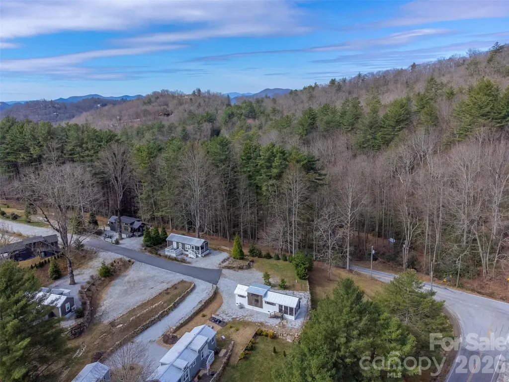 122 Mountain Breeze Ridge Scaly Mountain NC 28775