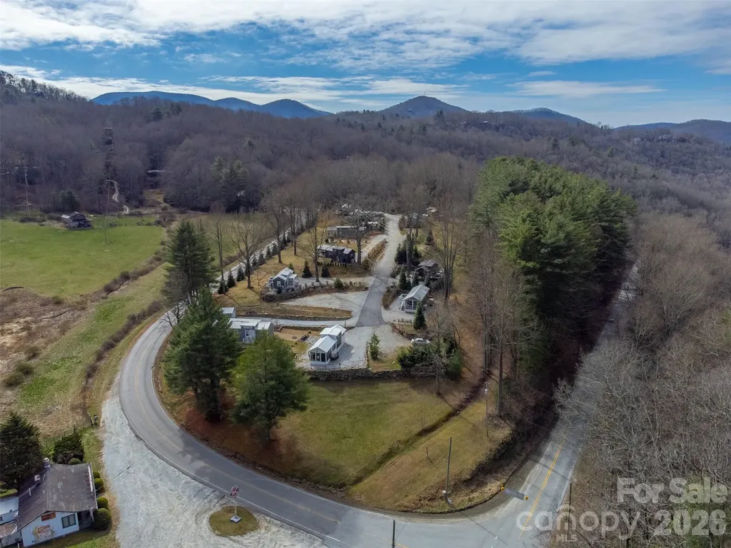 122 Mountain Breeze Ridge Scaly Mountain NC 28775