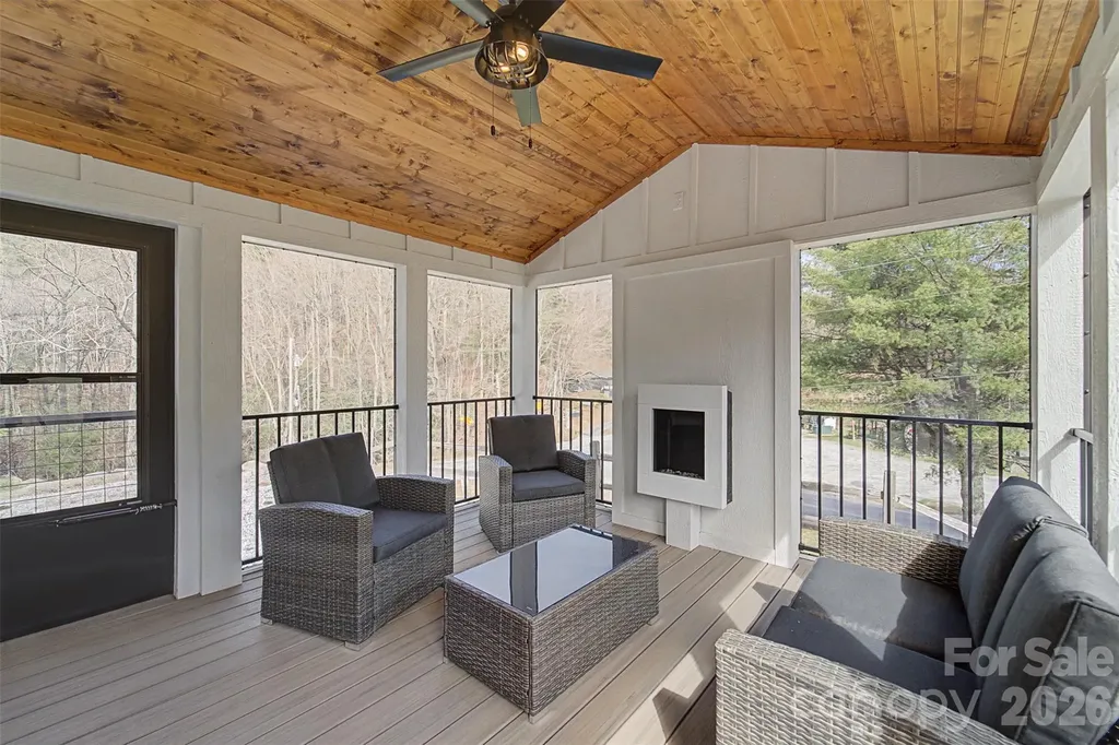 122 Mountain Breeze Ridge Scaly Mountain NC 28775