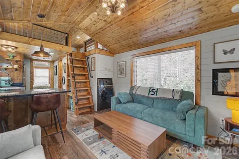 122 Mountain Breeze Ridge Scaly Mountain NC 28775