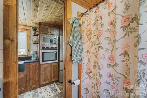122 Mountain Breeze Ridge Scaly Mountain NC 28775