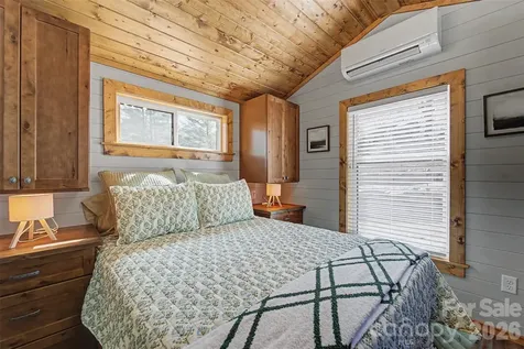 122 Mountain Breeze Ridge Scaly Mountain NC 28775