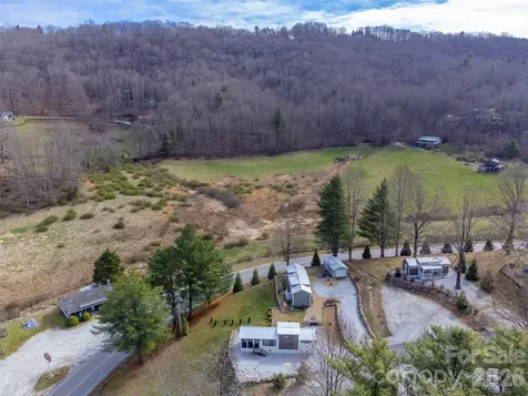 122 Mountain Breeze Ridge Scaly Mountain NC 28775