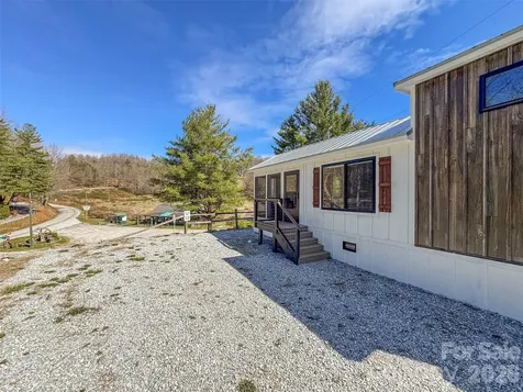 122 Mountain Breeze Ridge Scaly Mountain NC 28775