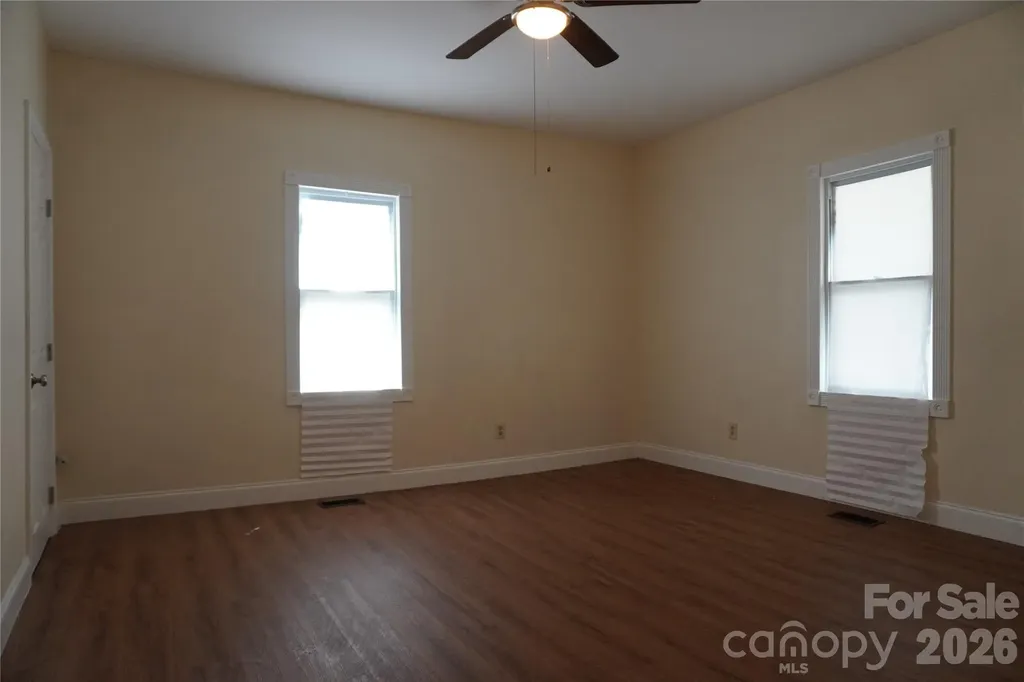 415 E Georgia Avenue Bessemer City NC 28016