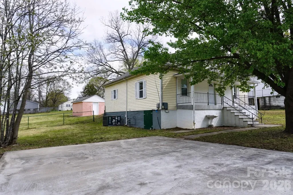 415 E Georgia Avenue Bessemer City NC 28016