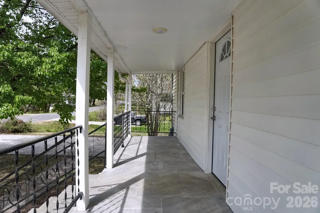 415 E Georgia Avenue Bessemer City NC 28016