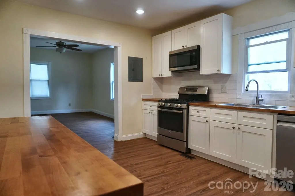 415 E Georgia Avenue Bessemer City NC 28016
