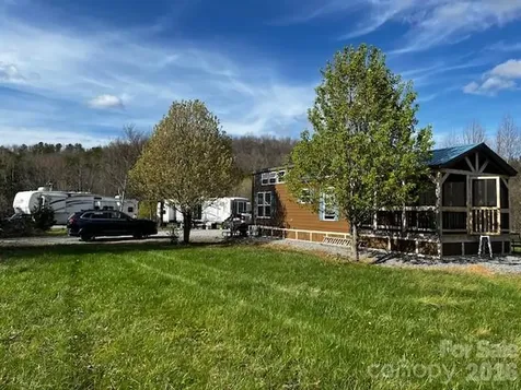 137 Cowboy Lane Hot Springs NC 28743