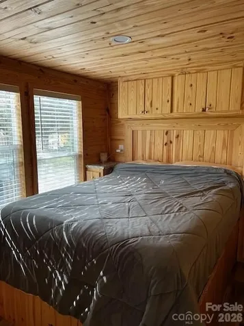 137 Cowboy Lane Hot Springs NC 28743