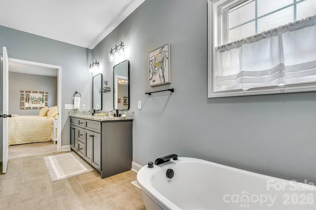 1181 Kensington Circle Newton NC 28658