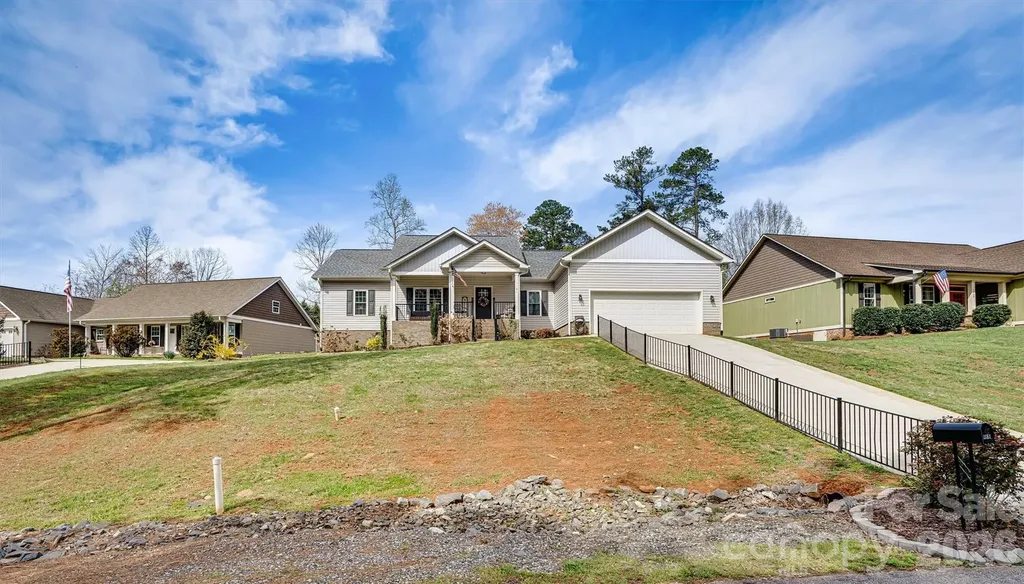 1181 Kensington Circle Newton NC 28658
