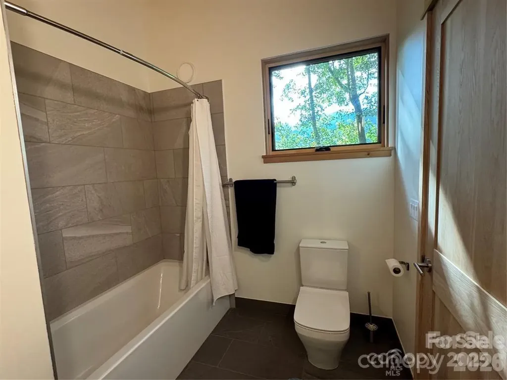 448 Mt. Mitchell Drive Burnsville NC 28714