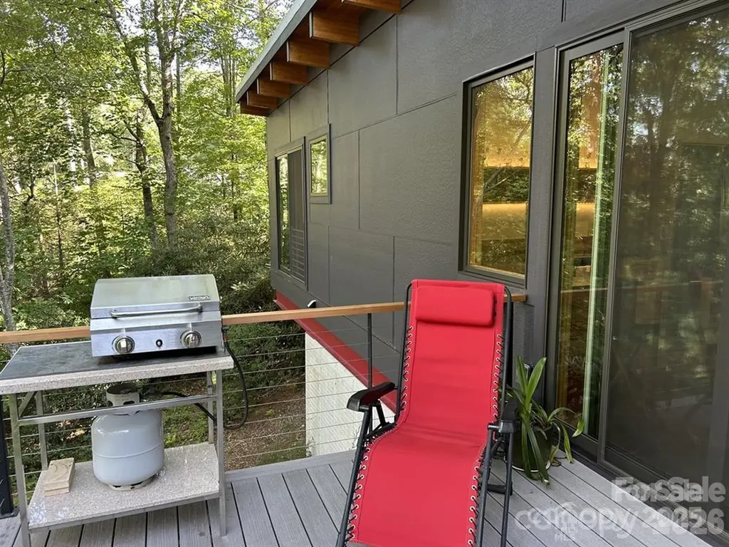 448 Mt. Mitchell Drive Burnsville NC 28714