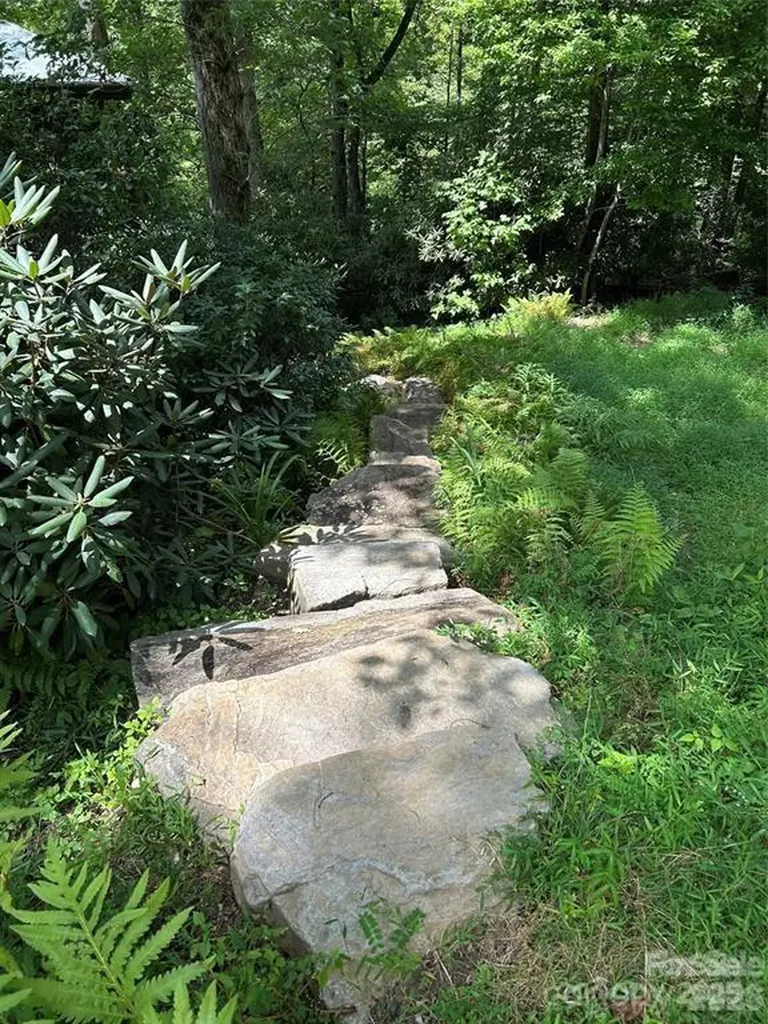 448 Mt. Mitchell Drive Burnsville NC 28714