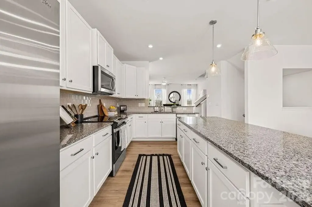 1018 Fairway Green Lane Charlotte NC 28216