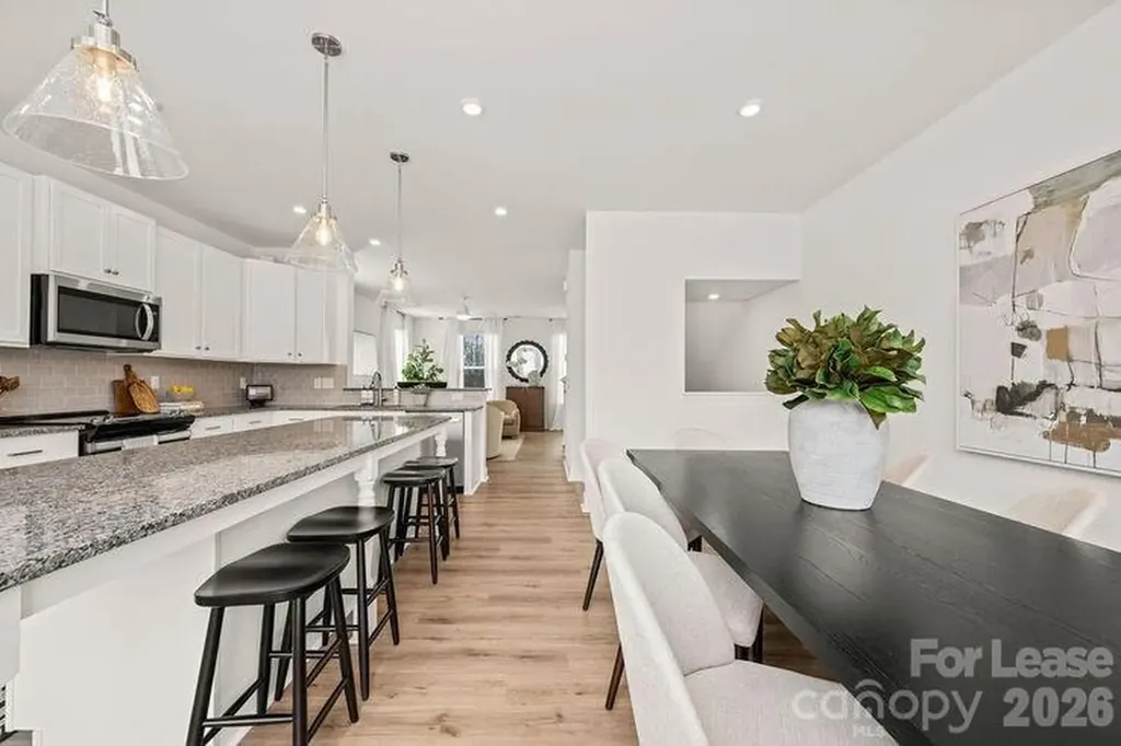 1018 Fairway Green Lane Charlotte NC 28216