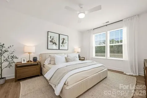 1018 Fairway Green Lane Charlotte NC 28216