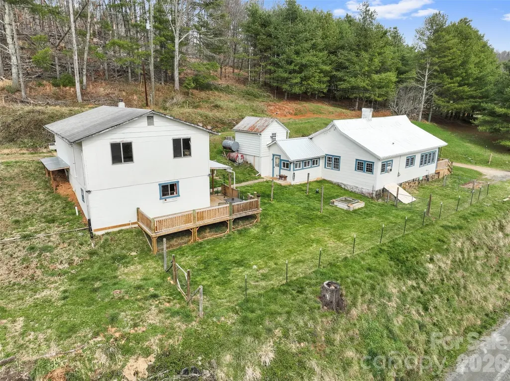138 Robert Phillips Road Bakersville NC 28705