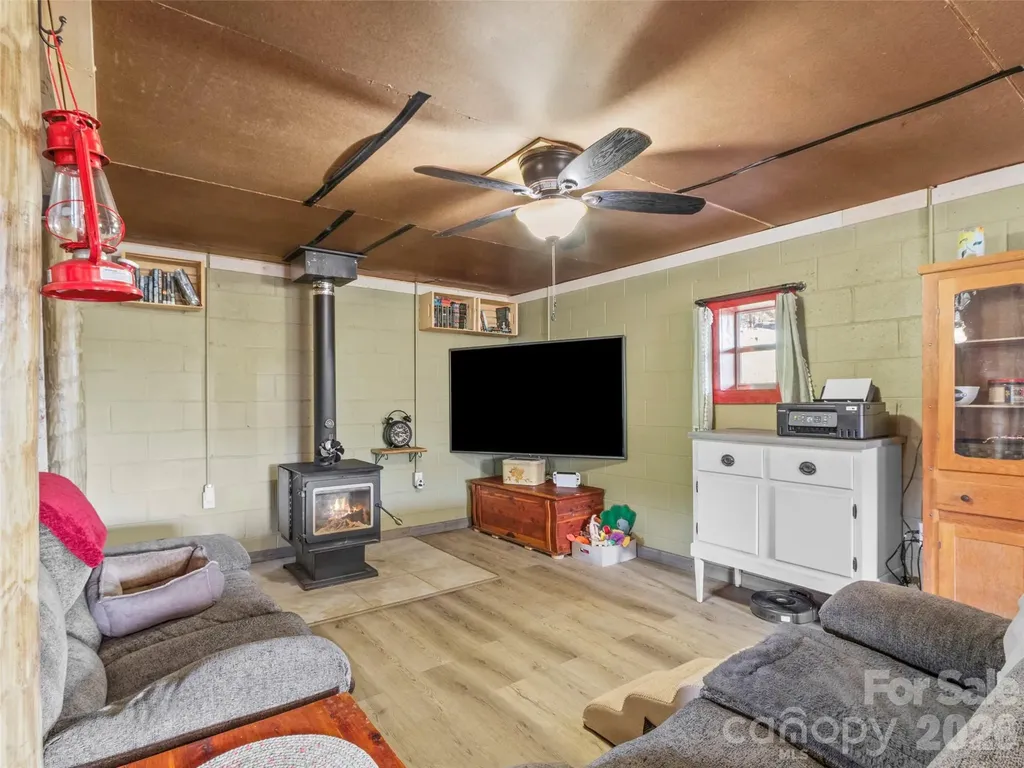 138 Robert Phillips Road Bakersville NC 28705
