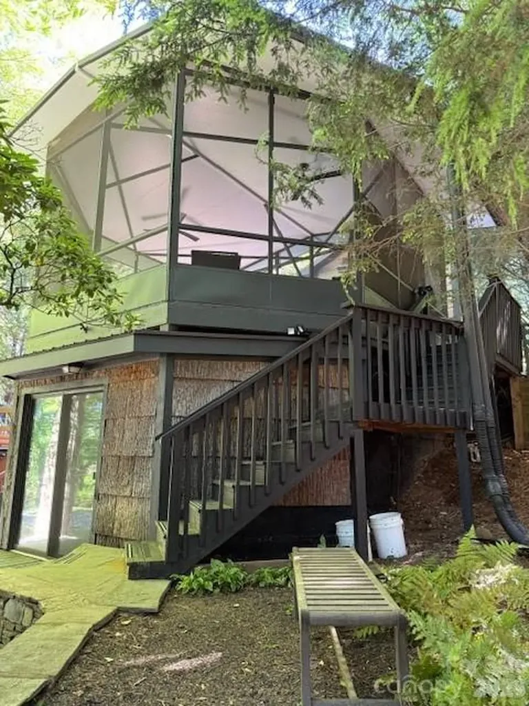 26 S Cumberland Drive Lake Toxaway NC 28747