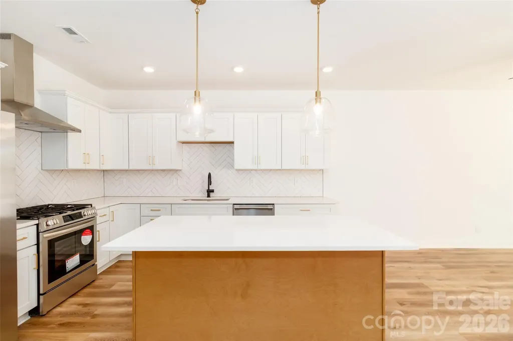 2521 Elon Street Charlotte NC 28208
