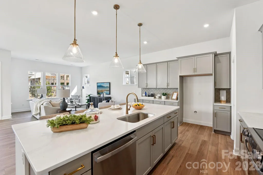 7418 Westrow Avenue Charlotte NC 28278