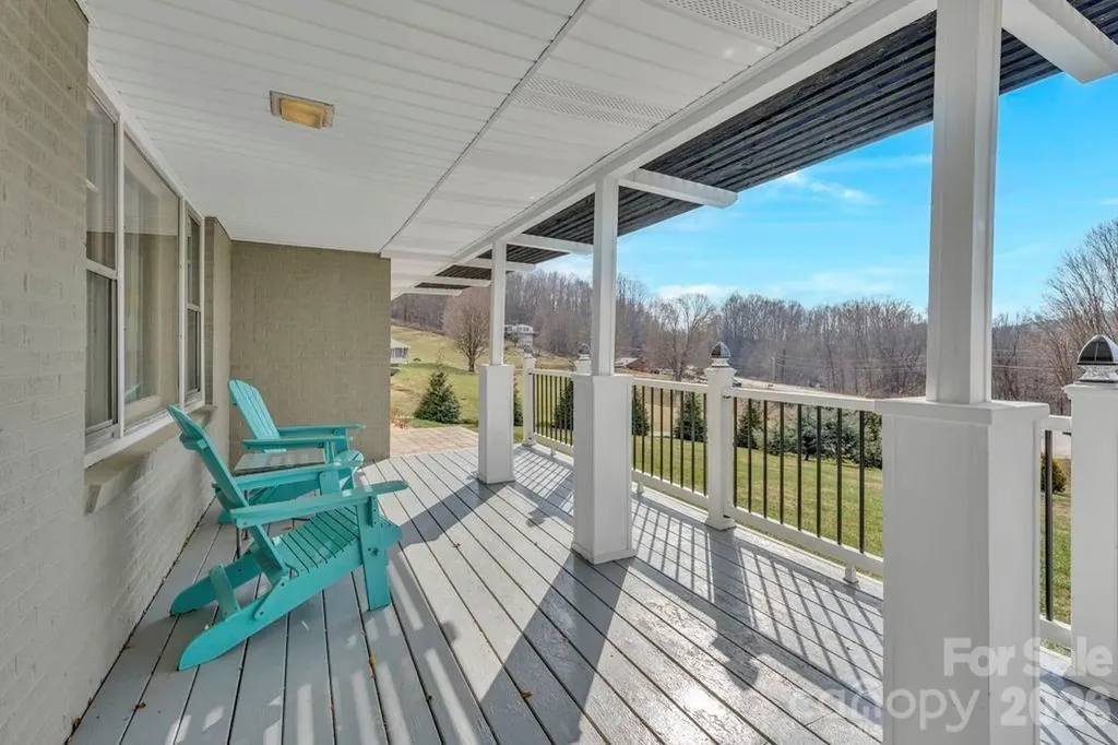 11974 Us Highway 421 Highway N Zionville NC 28698