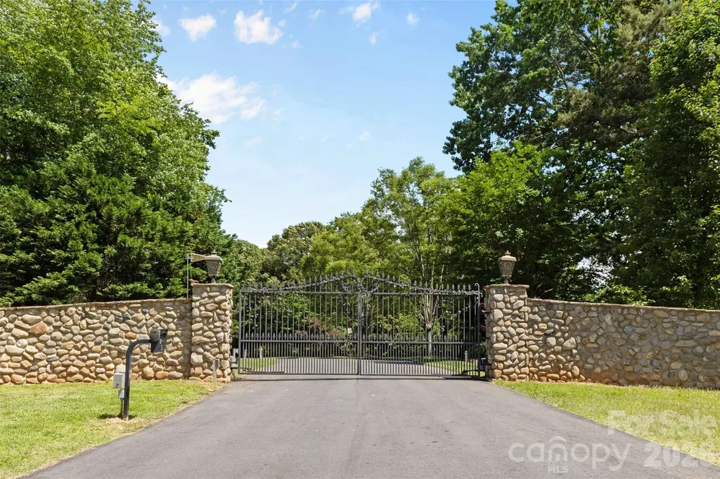 1405 Saratoga Woods Drive Waxhaw NC 28173