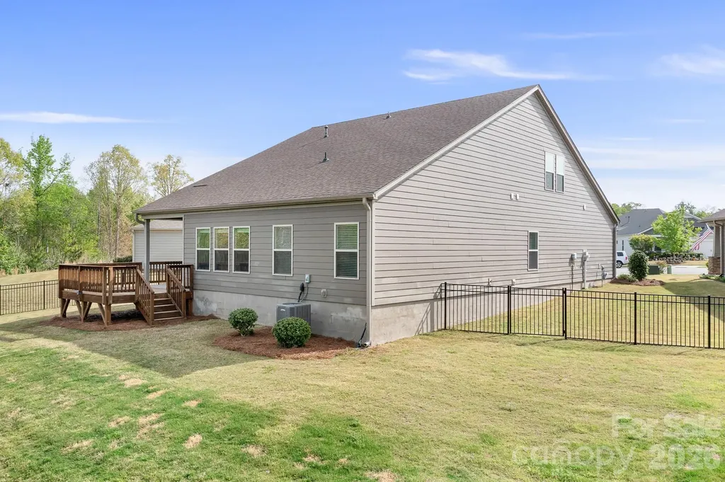 1909 Lotus Lane Denver NC 28037