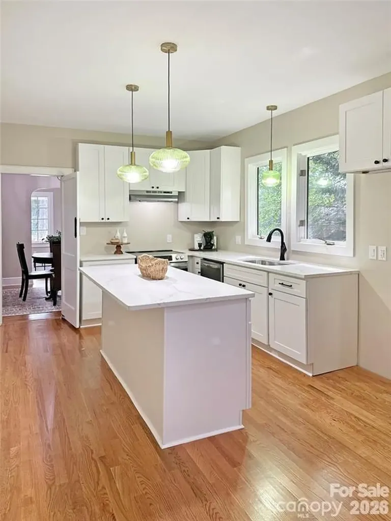 317 8th Street NW Hickory NC 28601
