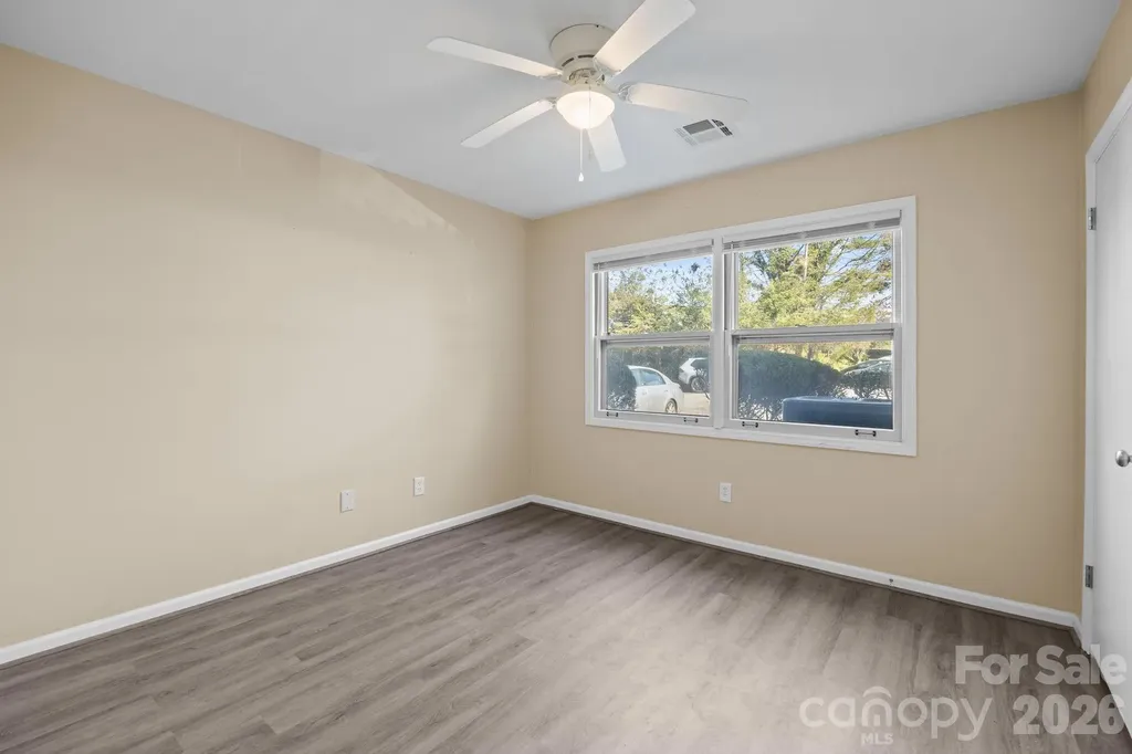 427 6th Avenue W Hendersonville NC 28739