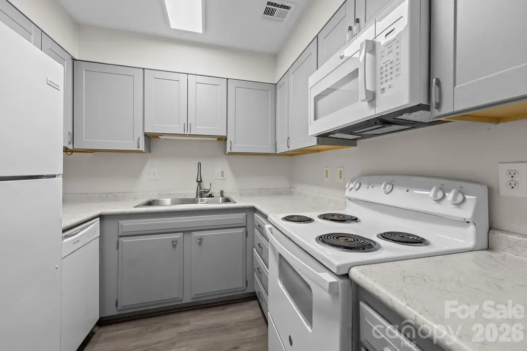427 6th Avenue W Hendersonville NC 28739