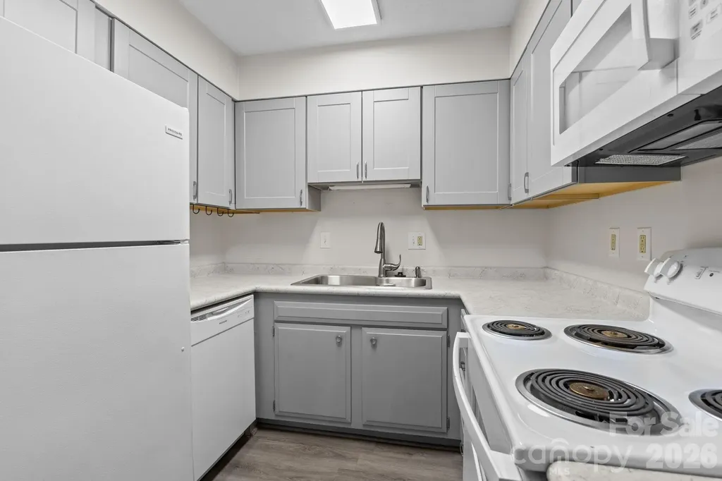 427 6th Avenue W Hendersonville NC 28739