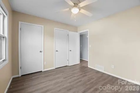 427 6th Avenue W Hendersonville NC 28739