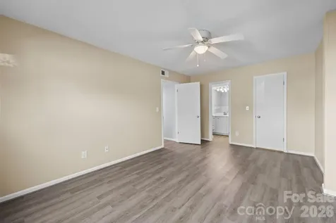 427 6th Avenue W Hendersonville NC 28739