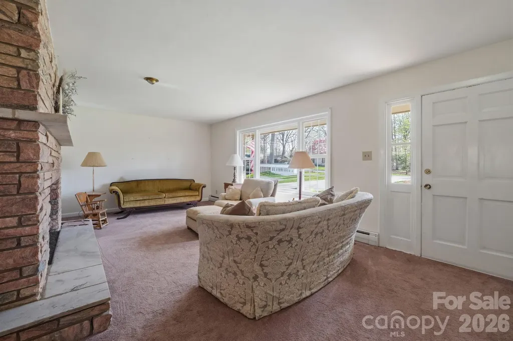 513 2nd Avenue Place NE Conover NC 28613