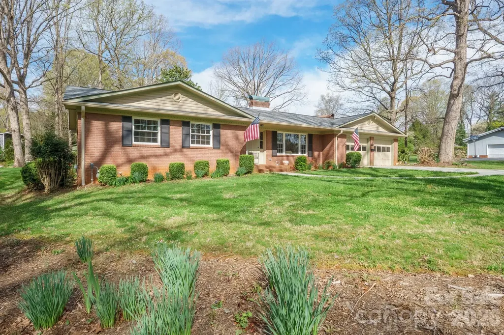 513 2nd Avenue Place NE Conover NC 28613