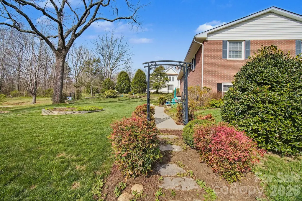 24 Church Street Weaverville NC 28787
