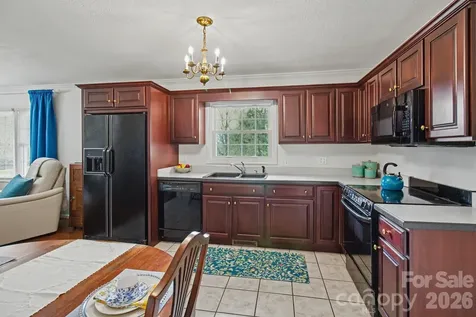 24 Church Street Weaverville NC 28787