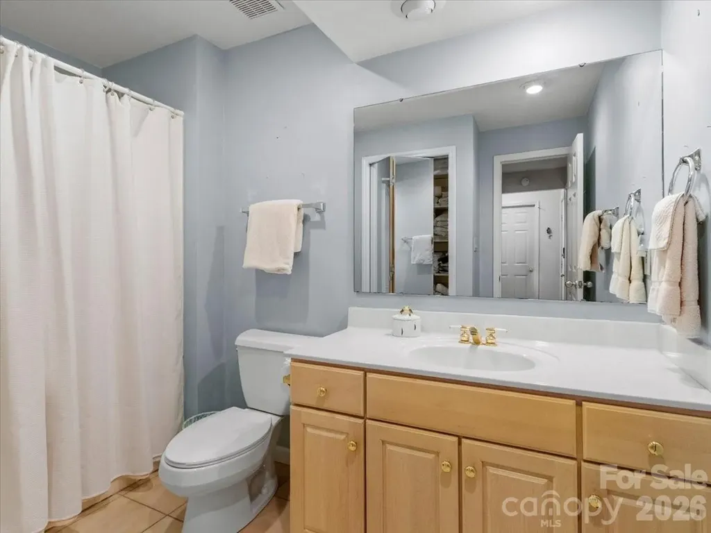 19 Lookout Loop Burnsville NC 28714