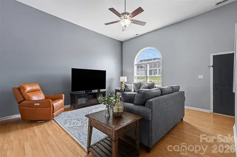 255 19th Avenue SE Hickory NC 28602