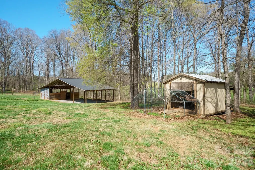 193 Red Hawk Lane Olin NC 28660