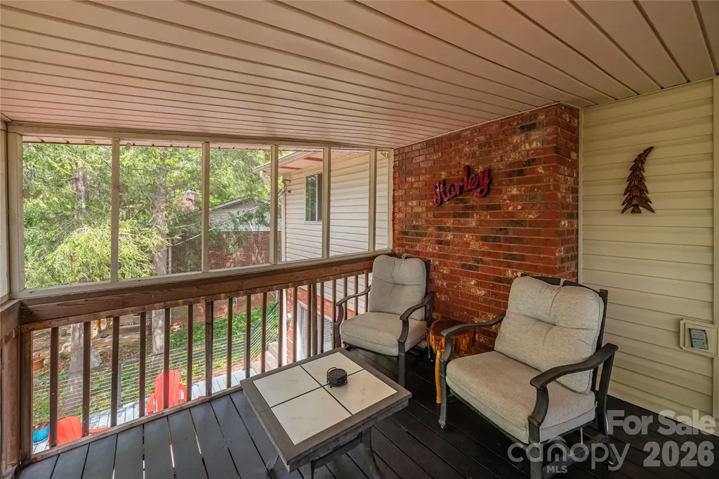 47 Deerwood Drive Asheville NC 28805