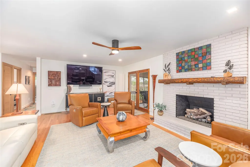 47 Deerwood Drive Asheville NC 28805