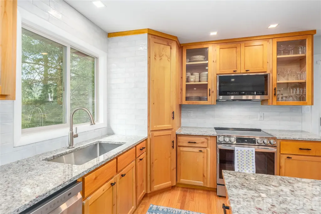 47 Deerwood Drive Asheville NC 28805